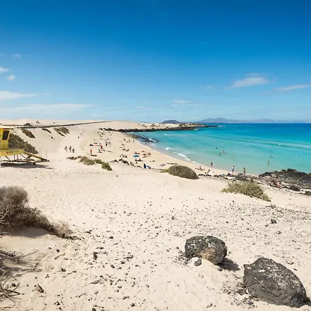 Home2book Tranquil Oasis Apt, Pool & Terrace Daire